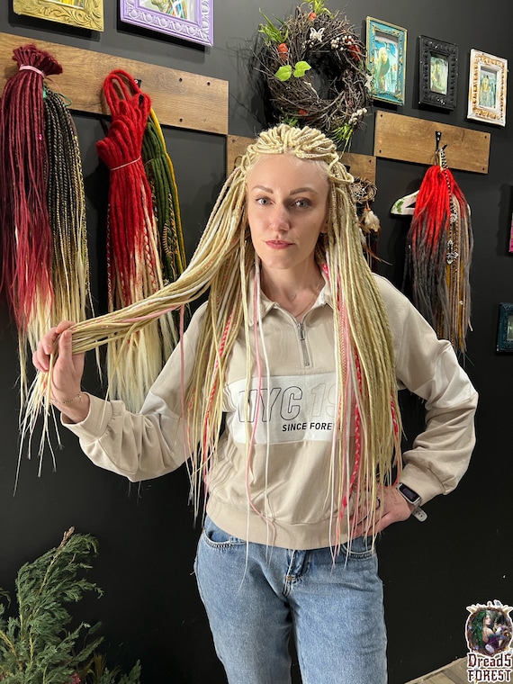 Dsoar 24inch Ombre Dreadlocks Extensions Per Donne/Uomini 10 Fili Dreads Sintetici Fatti A Mano All'uncinetto Intrecciare I Capelli Giamaica Reggae Locs (Ombre Nero E Grigio Argento - Foto 4