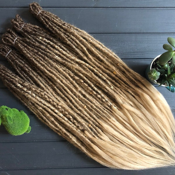 Synthetische dreads met dubbele uiteinden met natuurlijke look en losse uiteinden ombre bruin tot middenblond beige haarextensions dreadlocks boho single-ended