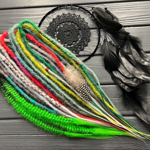 Natural look synthetic dreads + boho braids black-green dark gray platinum blend dark gray +turquoise mint blend red + hot pink olive grassy
