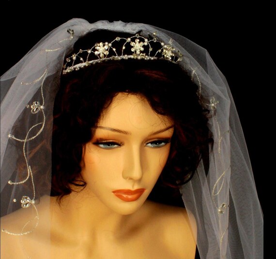 Wedding Veil | Crystal and Pearls Wedding Veil | Vine Embroidered Wedding Veil | White Wedding Veil | Fingertip Length Wedding Veil