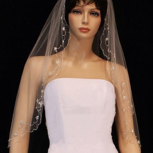 New | Wedding Veil | Swarovski Crystals | Scallop Edge Wedding Veil | Fingertip Length Veil | Dangly Crystal Wedding Veil