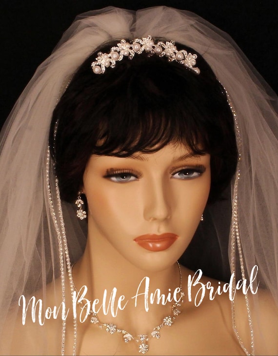 Wedding Tiara | Bridal Crown | Bridal Tiara | Rhinestone Bridal Comb | Pearl and Crystal Wedding Head Piece | Crystal Wedding Comb