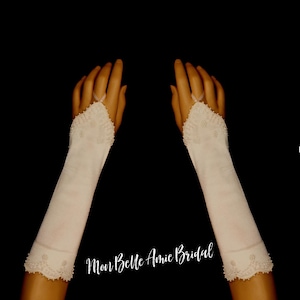New, Wedding Gloves, Fingerless Wedding Gloves, White Wedding Gloves, Ivory Wedding Gloves, Pearl Wedding Gloves