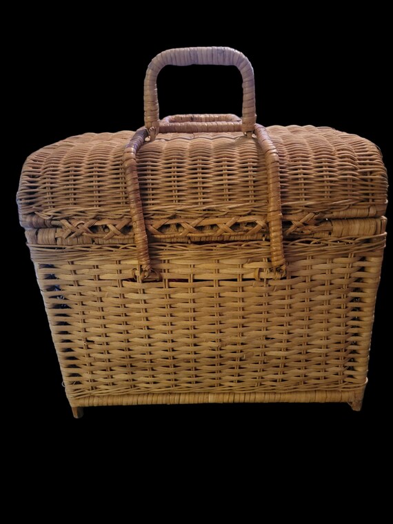 Vintage Picnic Basket | Large Picnic Basket | Wic… - image 4