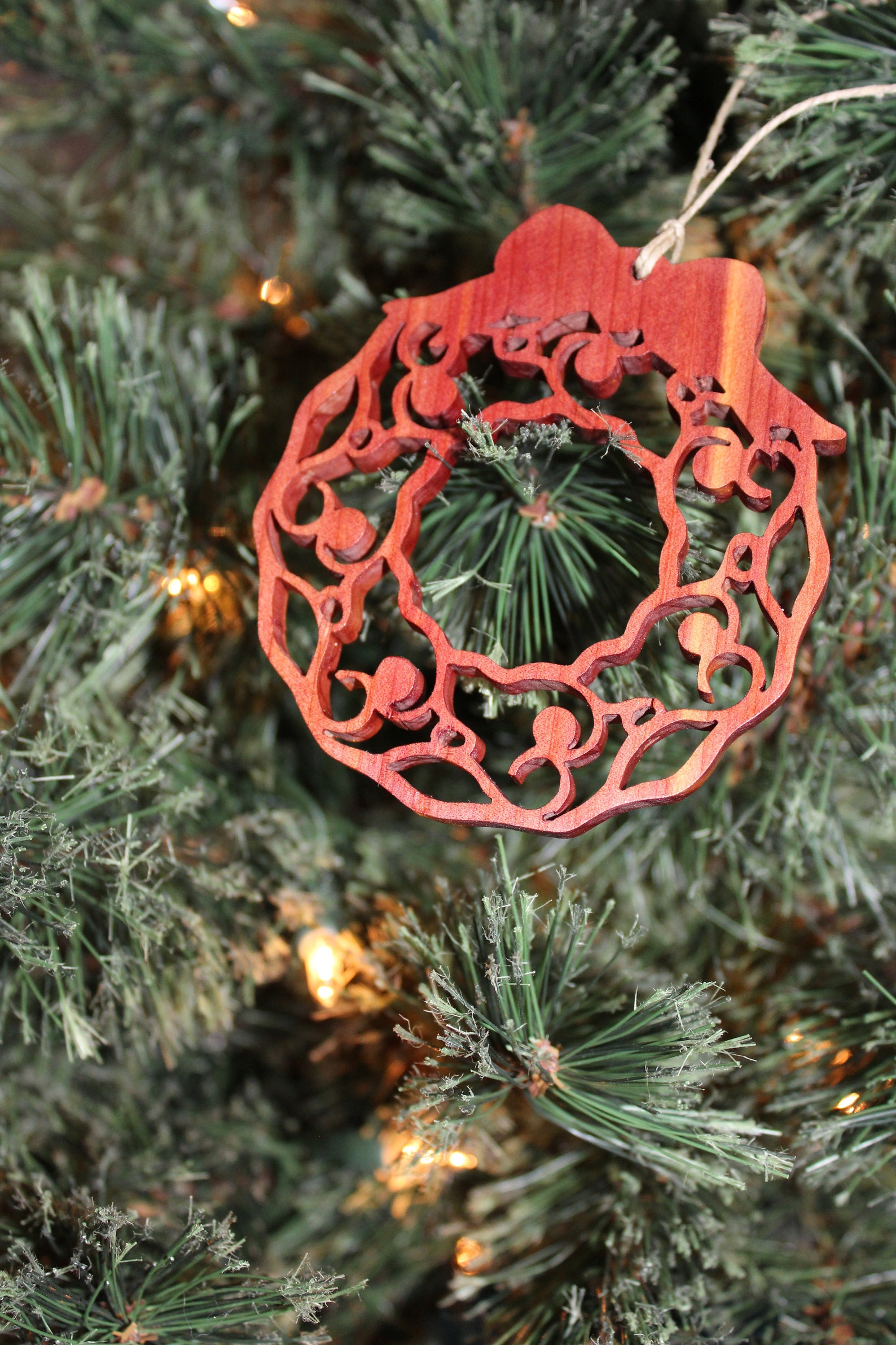 Filigree Holiday Wood Ornaments Bell or Wreath - Etsy Canada