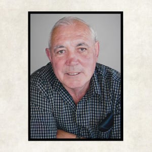 Funeral portrait photo shop editing, change background photo memorial, funeral programme photo, portrait photo retouching, funeral portrait