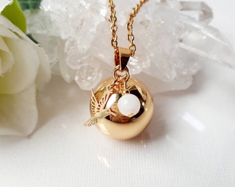 Pregnancy bola, hummingbird, gold-plated musical ball, moonstone and stainless steel chain