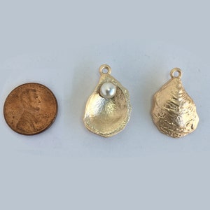 2 Pcs Oyster Charm with Pearl, 18x23mm, DIY Jewelry making 2pc Pack