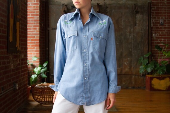 Vintage 70s Levis Floral Embroidered Pearl Snap Ch