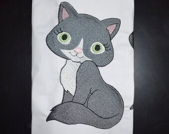 Instant Download: Cute Tuxedo Cat, Kitten Machine Embroidery Design 4 sizes