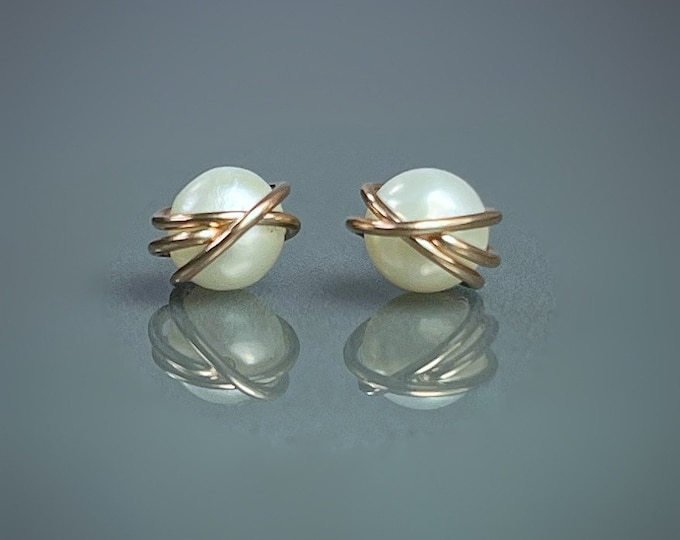 Pearl Stud Earrings. June Birthstone Gift. Beautiful Lustrous Ivory Freshwater Pearls. Incl a Gift Box, Crystal Info Card & Ribbon Wrapping