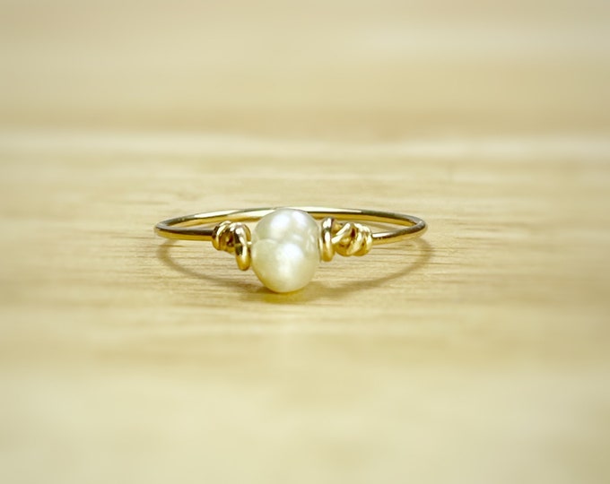 Freshwater Pearl Ring: Sterling Silver, June Birthstone