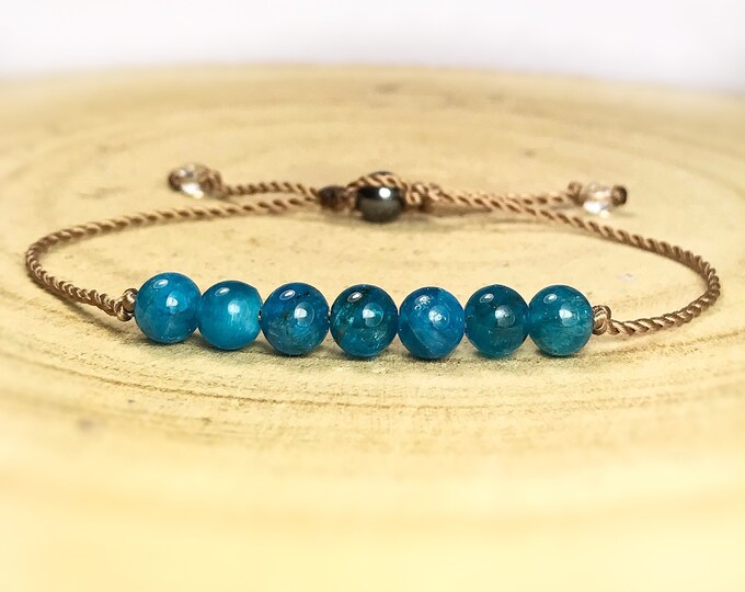 AA Grade Blue Apatatite Bracelet. Inspiration & Motivation. Spiritual Crystal. Reawaken Clarity. Third Eye Chakra. Throat Chakra. Intuition.