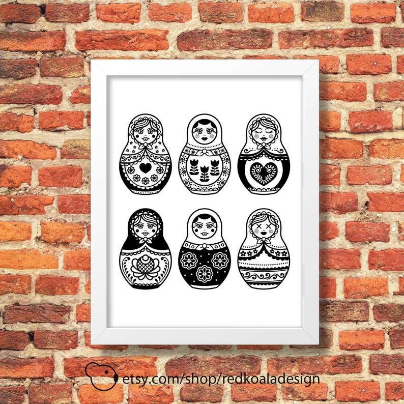 Puede incluir: Ilustraci&oacute;n en blanco y negro de seis mu&ntilde;ecas rusas, tambi&eacute;n conocidas como mu&ntilde;ecas de anidaci&oacute;n, con intrincados patrones. Las mu&ntilde;ecas est&aacute;n dispuestas en dos filas de tres. Cada mu&ntilde;eca tiene un dise&ntilde;o diferente, que incluye flores, corazones y formas geom&eacute;tricas.