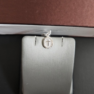18k white gold pendant