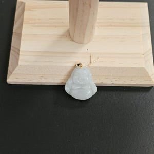 18k gold jade pendant