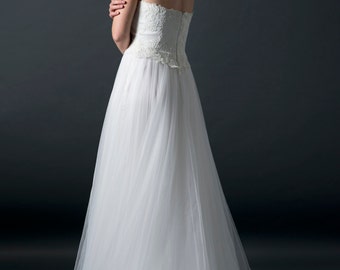 long wedding dress, tulle wedding dress, beach wedding dress, lace wedding dress, lace bridal gown, unique wedding dress