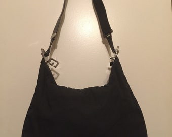 Gucci G clasp shoulder hobo bag.