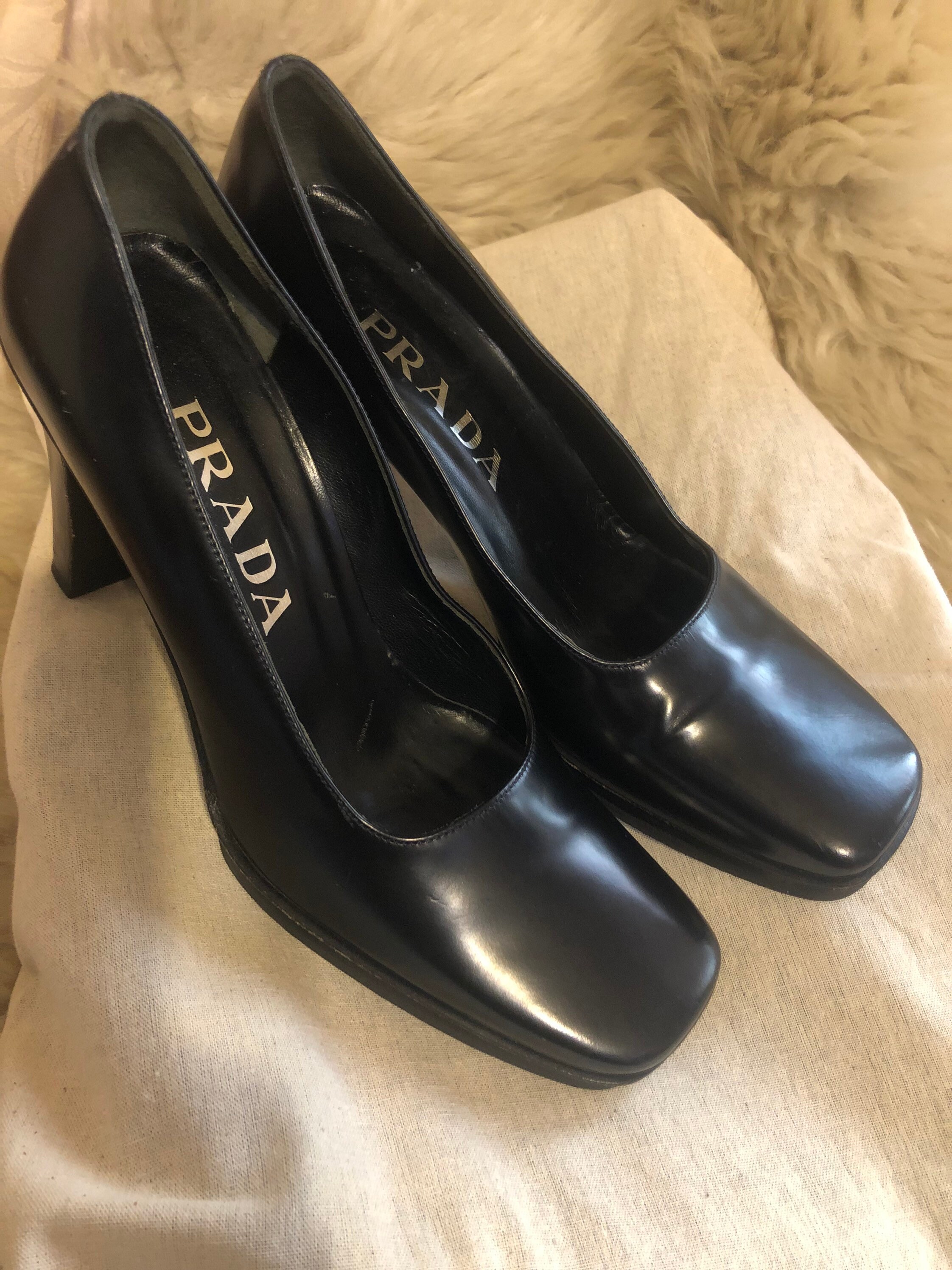 靴 PRADA vintage leather shoes Prada Square Toe Oxfords - Lucky Vintage