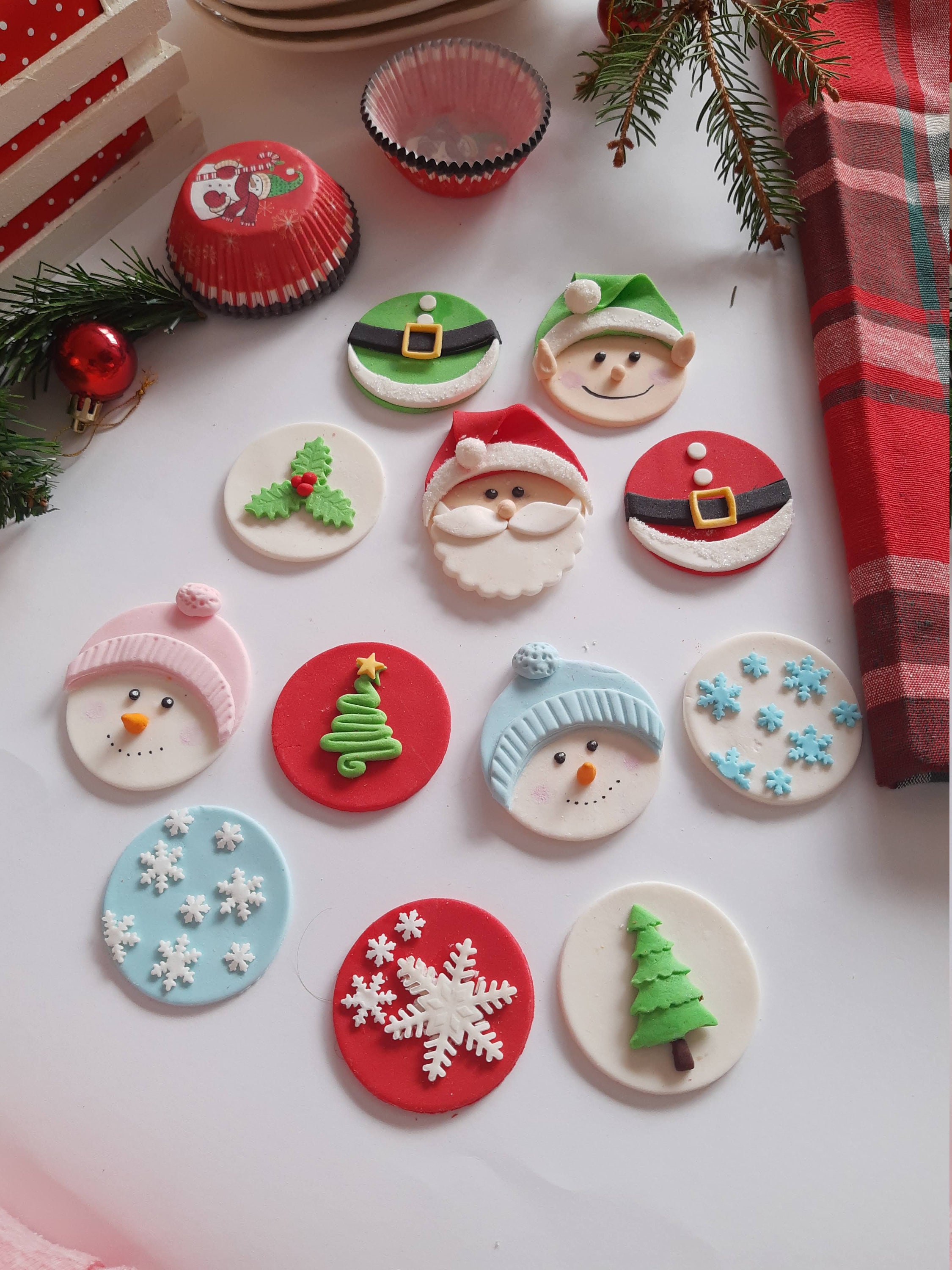 Christmas Cupcake Fondant Topper Santa Topper Snowman Cupcakes ...