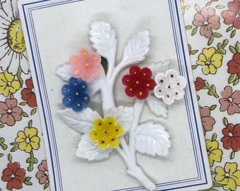 vintage wooden flower brooch 1950s style