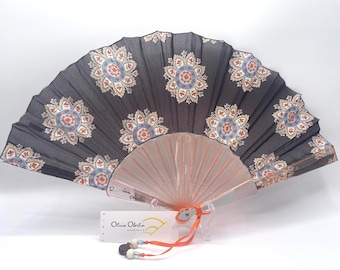 Muslin fan with rosettes