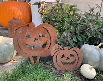 Rusty Pumpkin Yard Art, Pumpkin Garden Decor, Fall Decor, Halloween Decorations, Rustic Yard Stakes