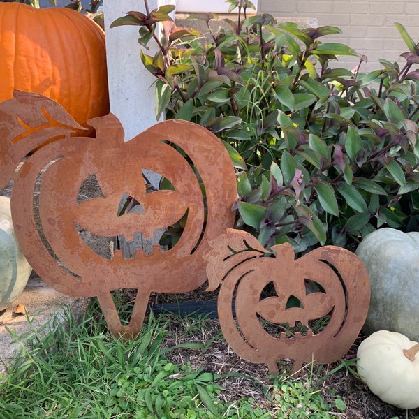 Rusty Pumpkin Yard Art, Pumpkin Garden Decor, Fall Decor, Halloween Decorations, Rustic Yard Stakes