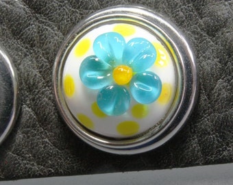 Snap button (upper part) made of glass, lampwork