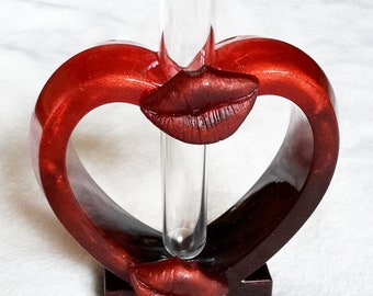 Vase "Red Lips", resinart