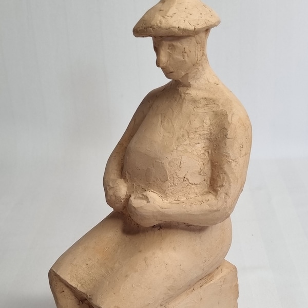 Silhouette de femme assise, sculpture en terre cuite signée B. Escoffier