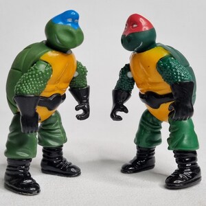 Set of 2 Vintage Heroes of the World Fighter Figures – 90s Bootleg
