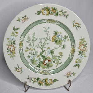 Decorative plate in fine porcelain, &quot;Tonkin&quot; design, Royal Doulton, 27 cm diameter