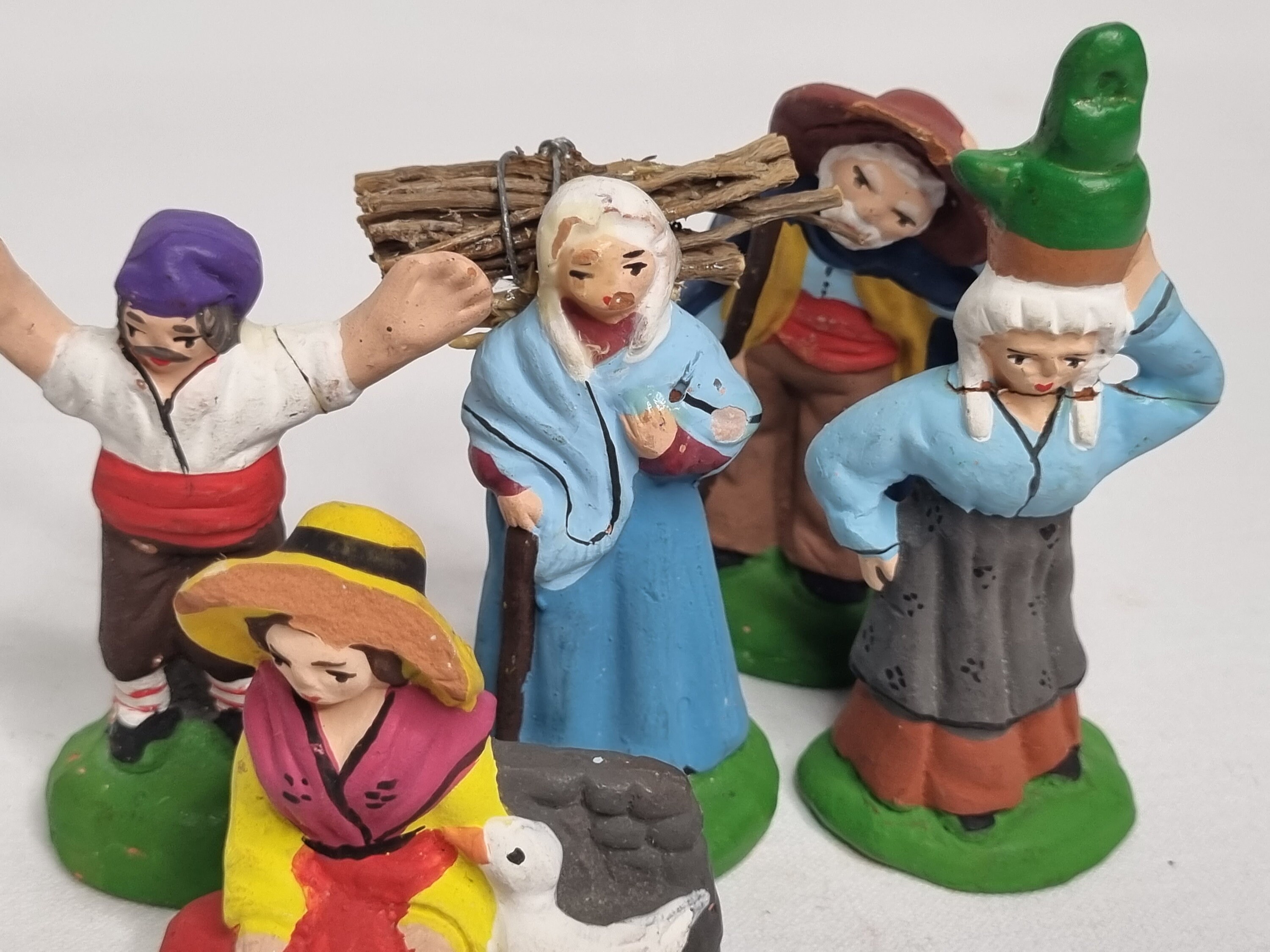 Lot De 46 Santons Anciens En Terre Cuite Peints à La Main + 20 Gratuits - Vintage