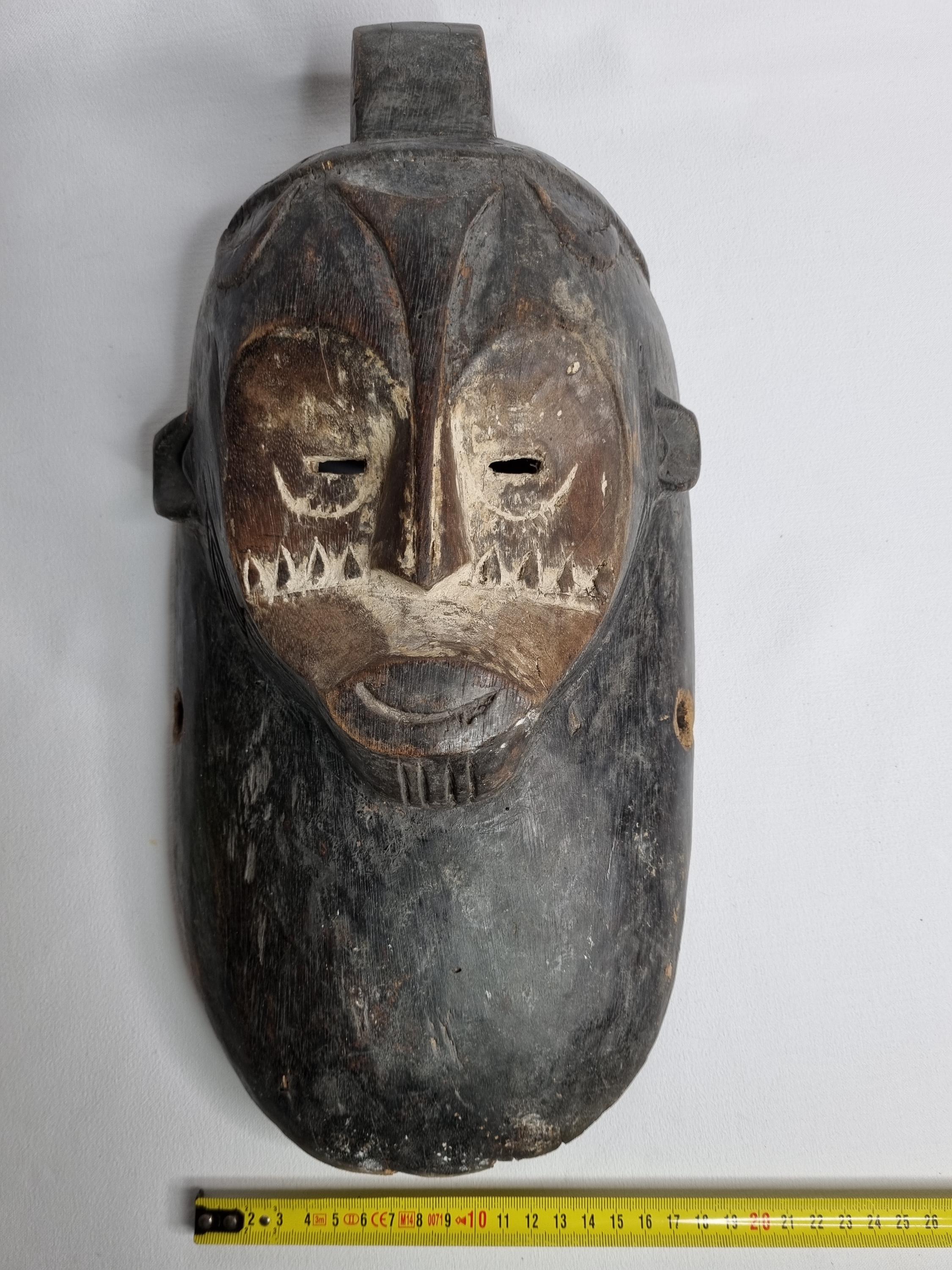古代ファンギル部族マスク - アフリカの伝統芸術 - ガボン、20 世紀 