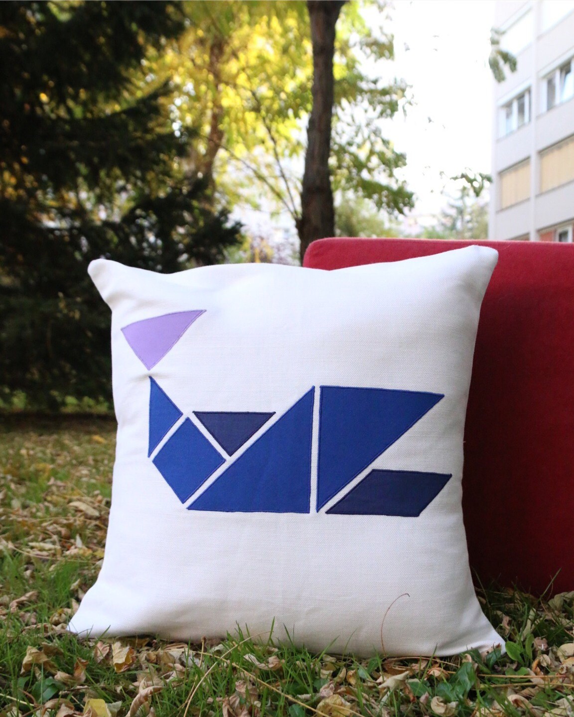 Coussin Déco Tangram Moby Blue 40cmx40cm - Housse + Oreiller Microfibre en Coton Organique