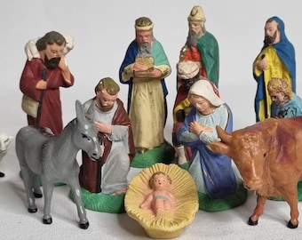Ancienne Crèche De Noël Avec Santons En Plastique – Vintage Et Authentique