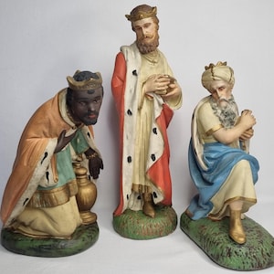 Three Vintage Plaster Wise Men – Carli-Petrucci Atelier (c. 1930, 30–42 cm)