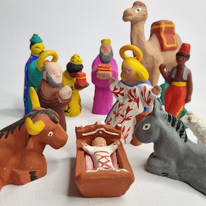 Complete artist-made nativity scene in hand-crafted terracotta, 11 cm