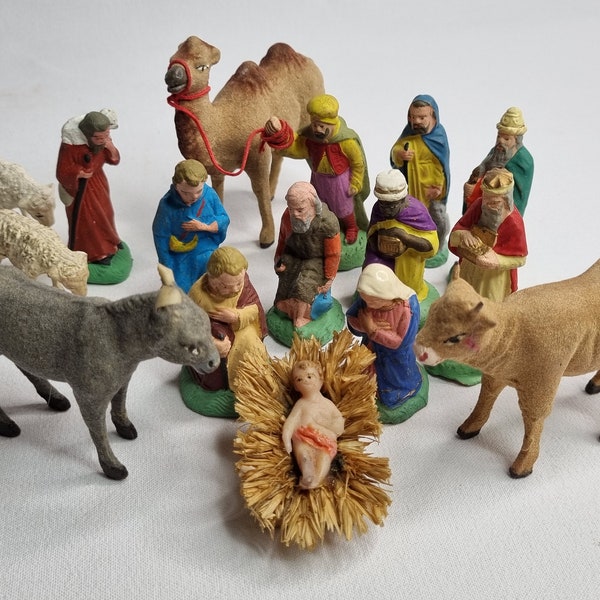 Ensemble de 16 santons de crèche anciens Devineau avec animaux en plâtre floqués