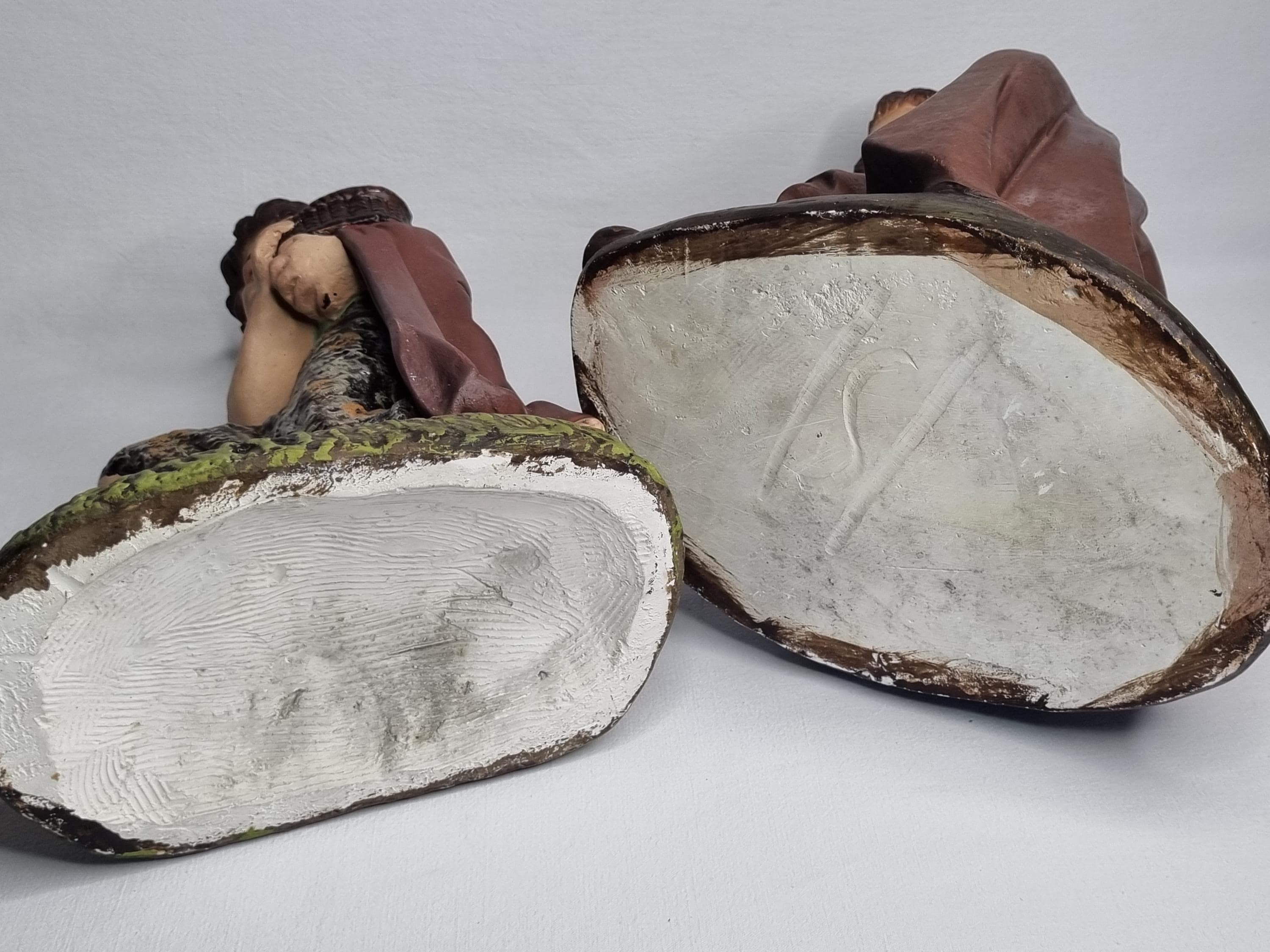 Santon ancien en platre. 10 cms