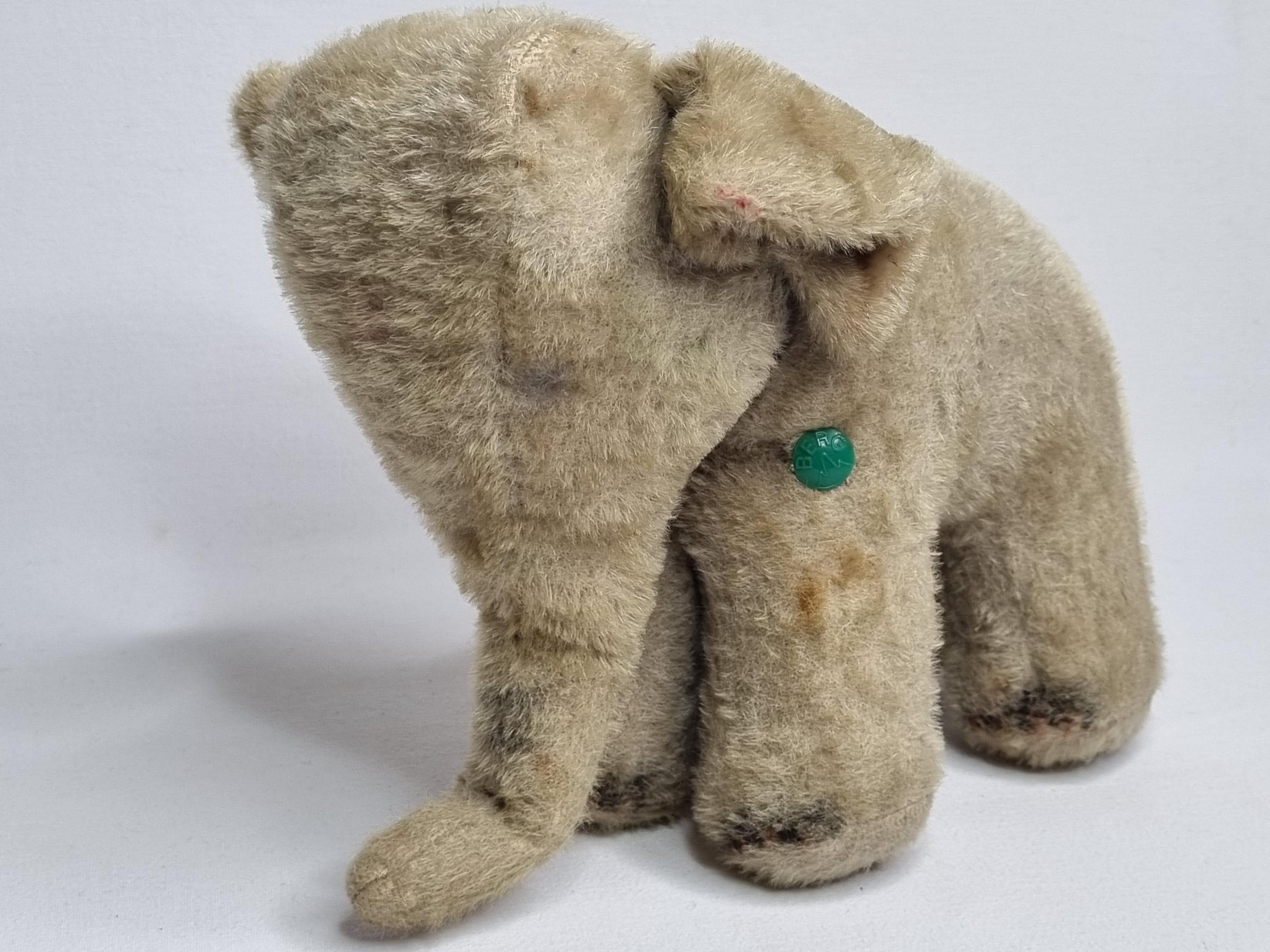 1950年頃のベルグ社製ヴィンテージぬいぐるみ象、高さ18cm、幅25cm