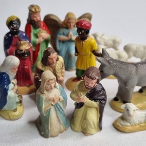 Vintage papier-mâché nativity scene, 13 antique santons