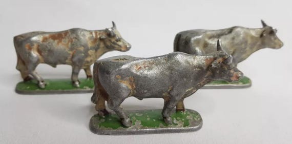 Figurine Quiralu La Ferme : Belle Vache En Aluminium - France Années 60-70