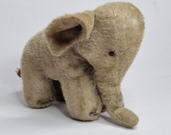 1950年頃のベルグ社製ヴィンテージぬいぐるみ象、高さ18cm、幅25cm