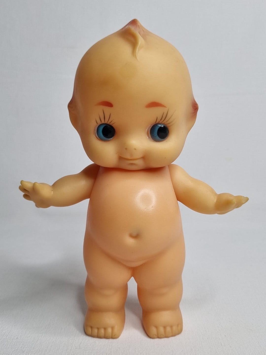 キューピー人形　レトロ　ヴィンテージ ヴィンテージのキューピー人形、プラスチック製、高さ19cm、「日本製