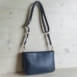 Monedero pequeño de piel suave azul oscuro / Bolso bandolera moderno estilo Y2K - Bolso de hombro extra pequeño - Mini monedero azul marino, regalo para mujer
