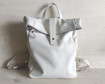 Mochila enrollable de piel blanca suave: bolso plegable hecho a mano para viajes o para ordenador.