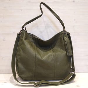 Olivgrün Leder Hobo Bag Women / Mittelgroße Schultertasche aus weichem grünen Leder - Boho Style Schultertasche pur / Khaki grüne Buchtasche
