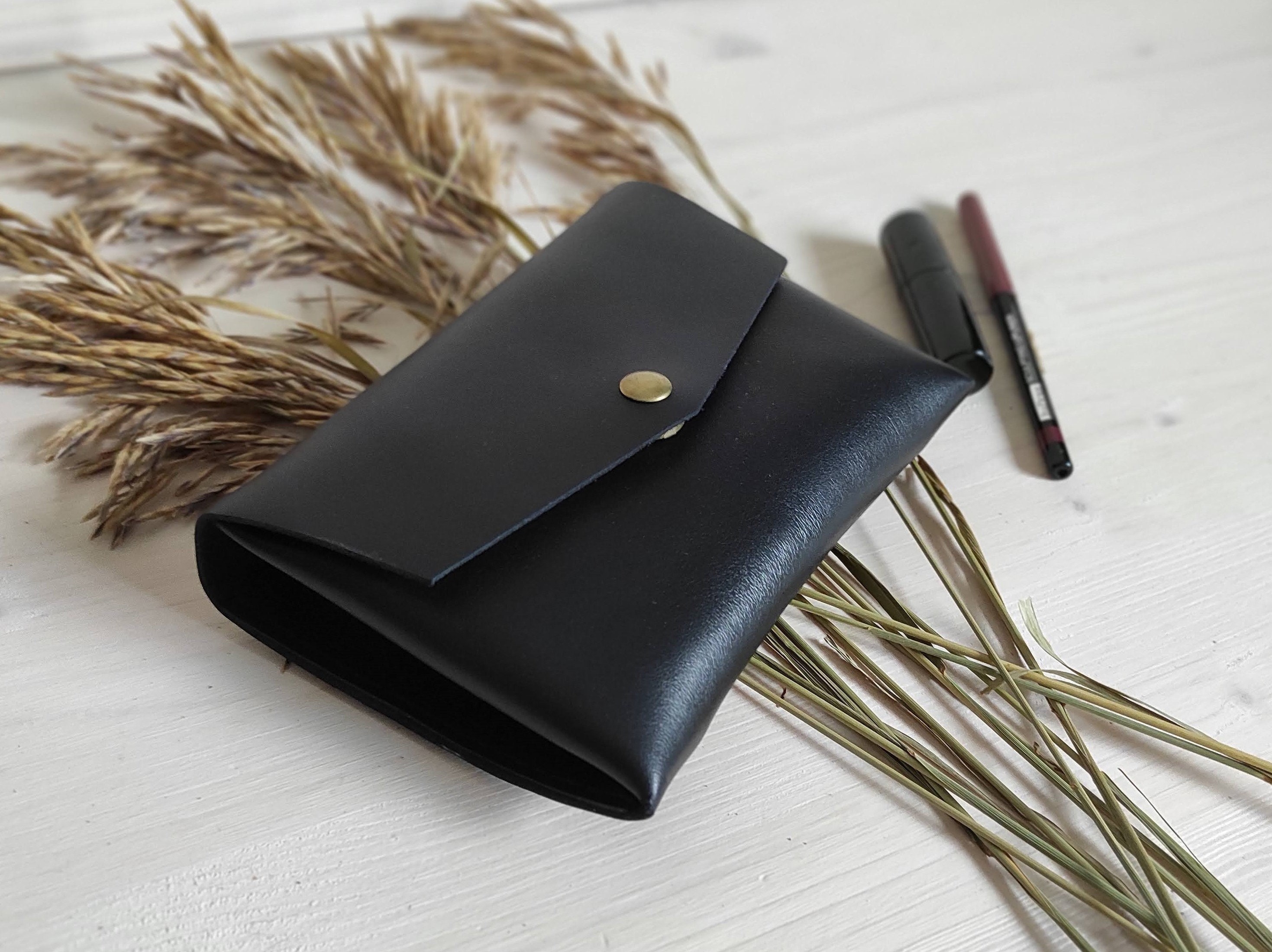 Extra Pocket L19 Leather Pouch In Eucalyptus